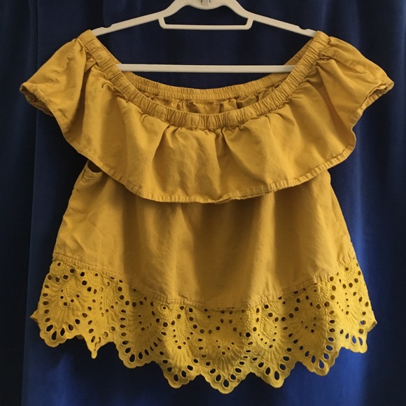 Madewell | Eyelet Off-the-Shoulder Top - Picture 3 of 5